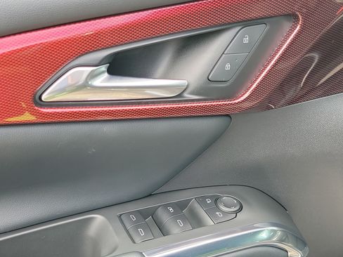 Used 2025 Chevrolet Traverse Z71 AWD/4WD image 25