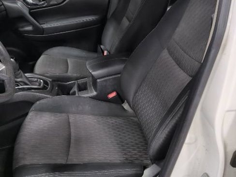 Used 2017 Nissan Rogue S AWD/4WD image 13