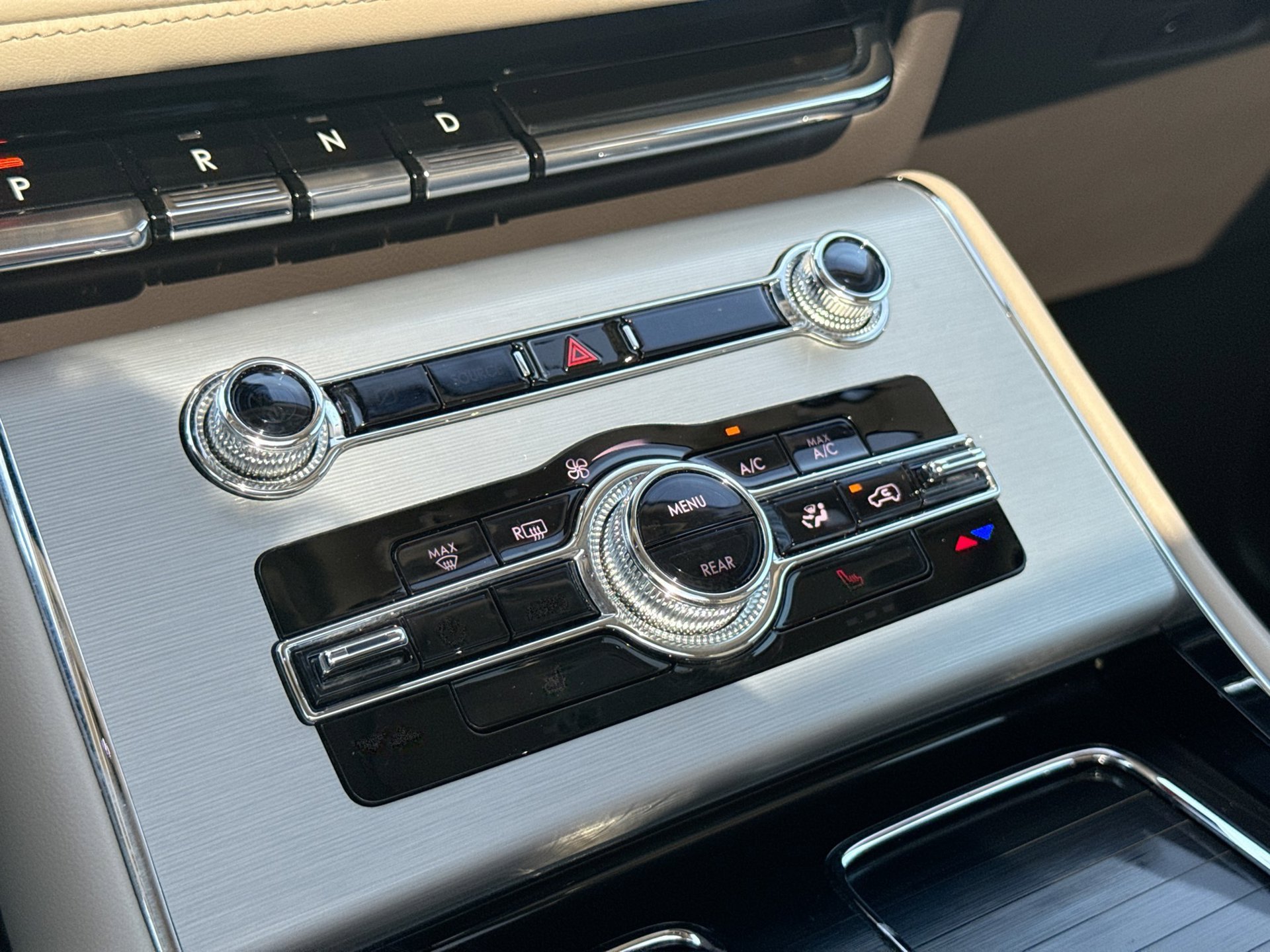 Used 2023 Lincoln Aviator 2WD w/ Premium Package image 31
