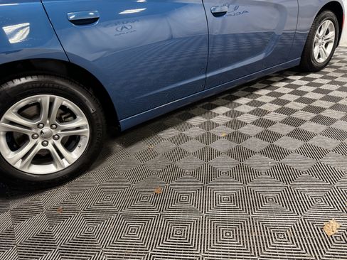 Used 2022 Dodge Charger SXT w/ Driver Convenience Group image 17