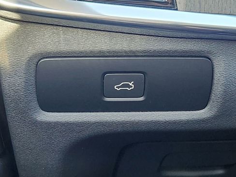 Used 2024 Volvo V90 B6 Cross Country Plus w/ Climate Package image 11