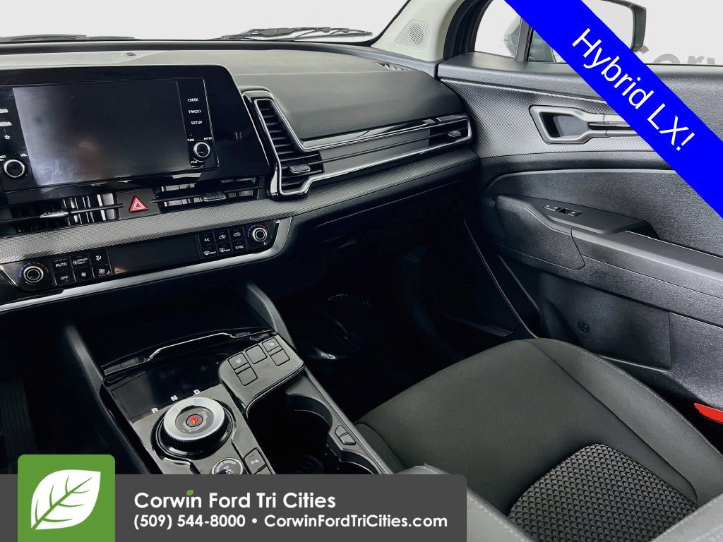 Used 2024 Kia Sportage LX AWD/4WD image 24