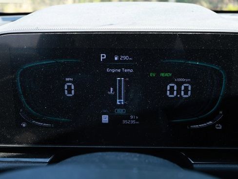 Used 2023 Kia Niro SX Touring FWD image 7
