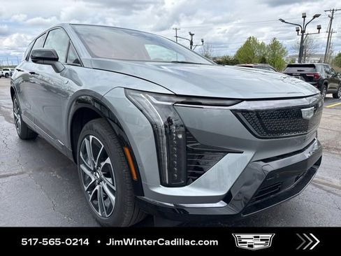 Certified 2025 Cadillac Optiq Sport 2 w/ LPO, Floor Liner Package AWD/4WD image 2