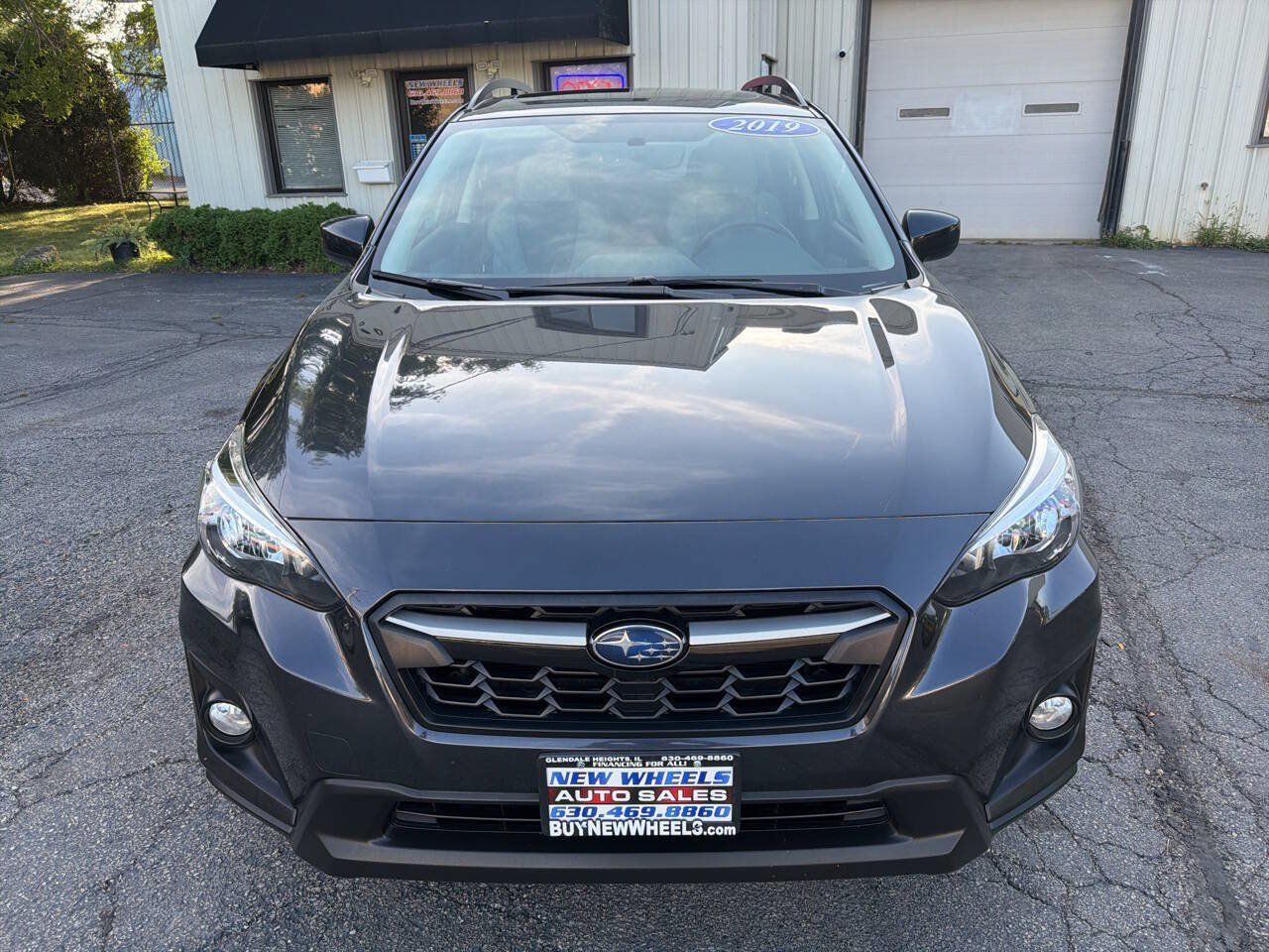 Used 2019 Subaru Crosstrek 2.0i Premium w/ Moonroof Package AWD/4WD image 2