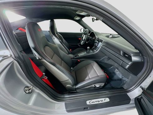 Certified 2018 Porsche 911 Carrera T RWD image 28