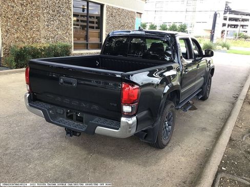 Used 2022 Toyota Tacoma SR5 RWD image 3