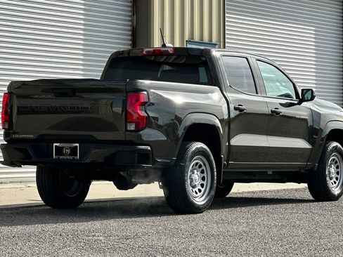 Used 2024 Chevrolet Colorado W/T RWD image 4