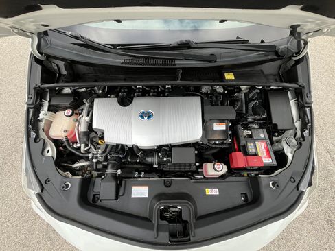 Used 2017 Toyota Prius Prime Premium image 33