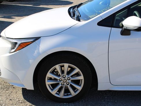 Used 2025 Toyota Corolla Hybrid Sedan image 7