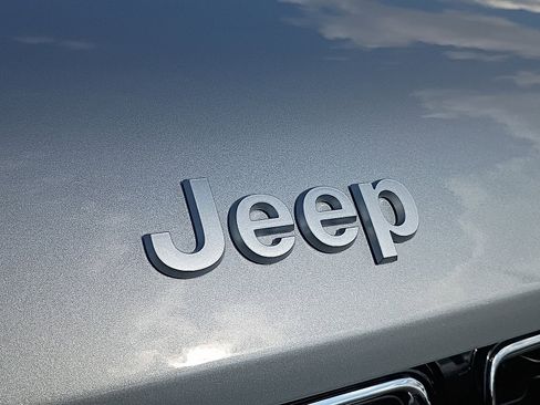 New 2025 Jeep Grand Cherokee Limited AWD/4WD image 23