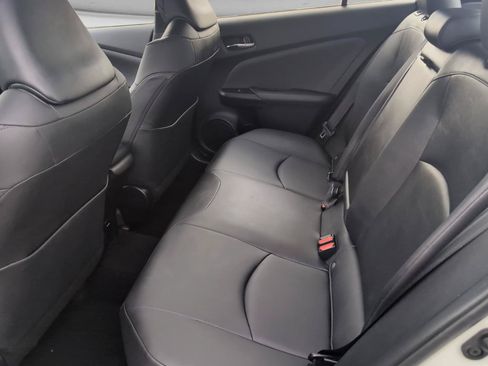 Used 2017 Toyota Prius Four w/ Premium Convenience Package FWD image 27