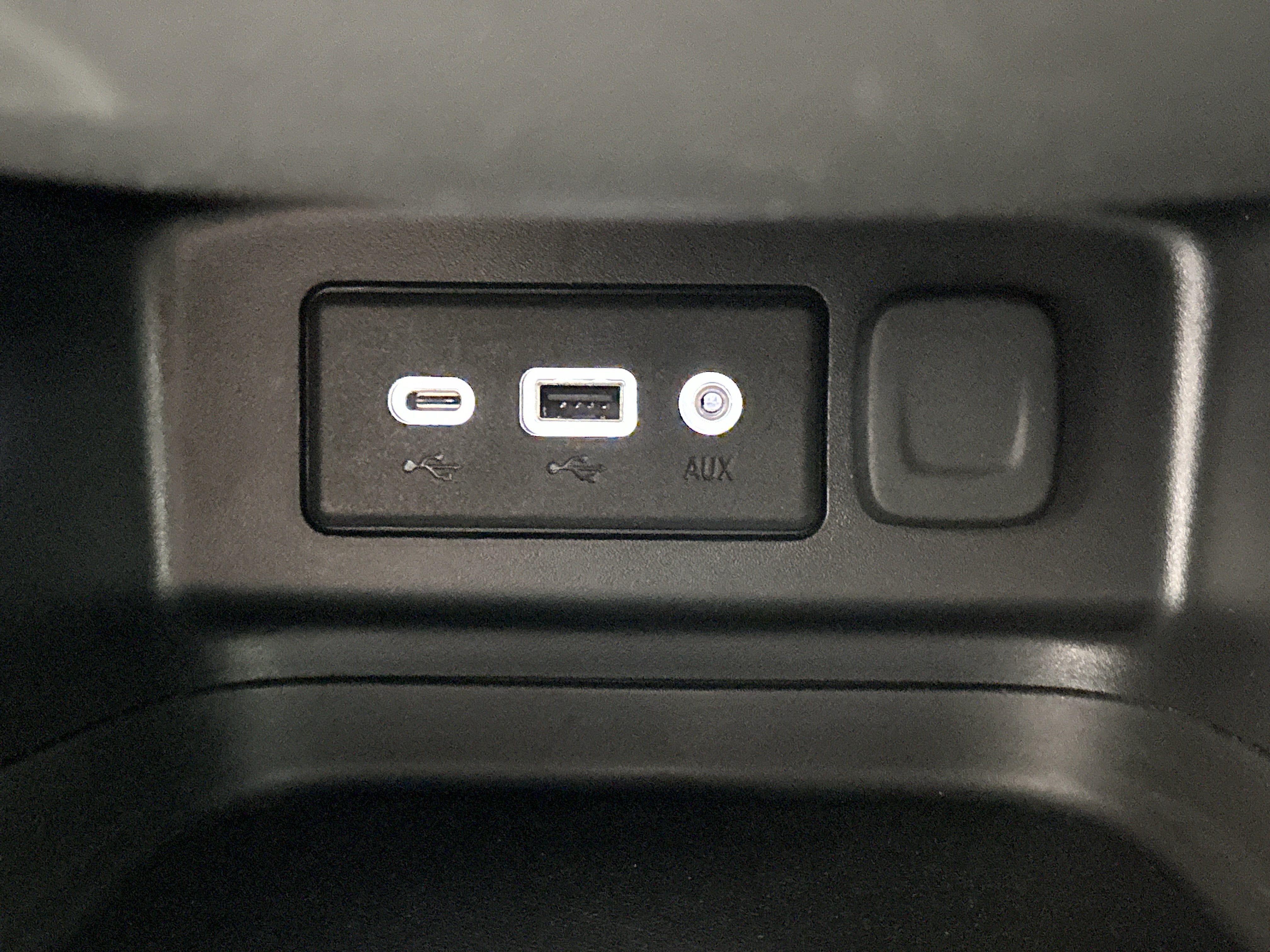 Used 2023 Chevrolet Equinox LT w/ LPO, Floor Liner Package AWD/4WD image 38