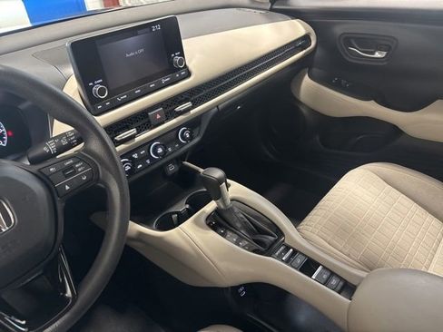 Certified 2024 Honda HR-V LX image 28