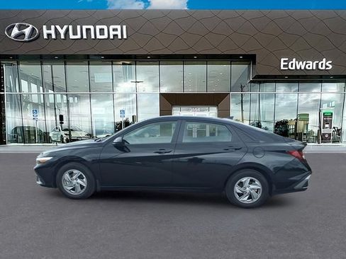 Used 2024 Hyundai Elantra SE FWD image 10
