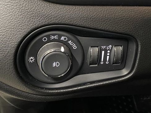 Used 2022 Jeep Renegade Trailhawk w/ Trailer Tow Group image 24