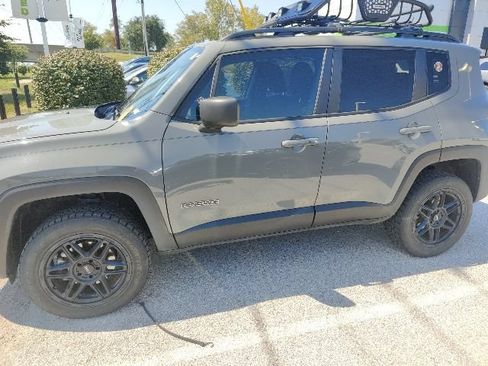 Used 2020 Jeep Renegade Sport w/ Sport Appearance Group AWD/4WD image 7