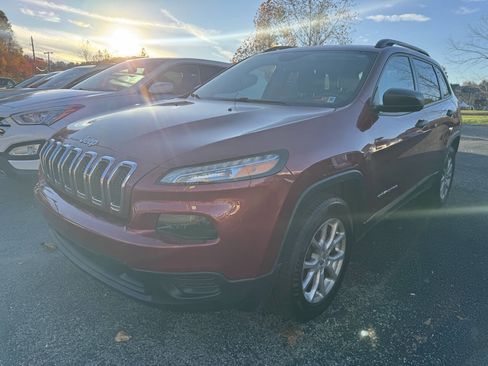 Used 2017 Jeep Cherokee Sport w/ Cold Weather Group image 1