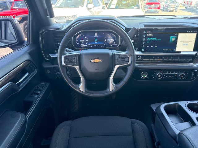 Used 2023 Chevrolet Silverado 1500 LT AWD/4WD image 14