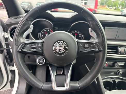 Used 2023 Alfa Romeo Stelvio Veloce AWD/4WD image 35
