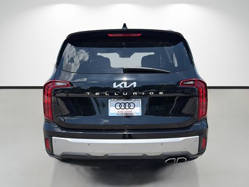 Used 2024 Kia Telluride S FWD image 4