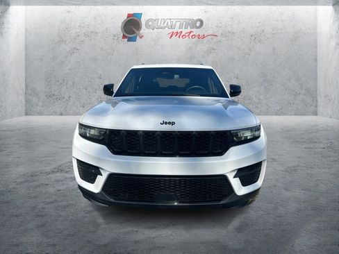Used 2023 Jeep Grand Cherokee Altitude AWD/4WD image 9