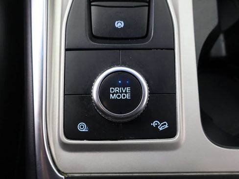 Used 2023 Ford Explorer XLT w/ Equipment Group 202A AWD/4WD image 53