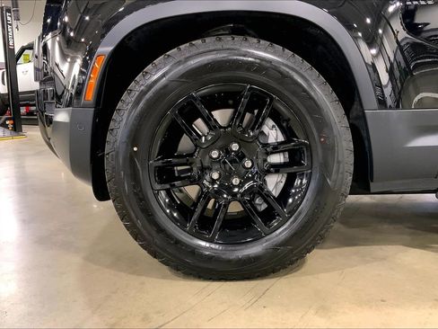 New 2026 Land Rover Defender 110 S AWD/4WD image 11