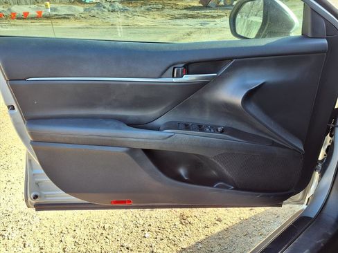 Used 2024 Toyota Camry SE image 20