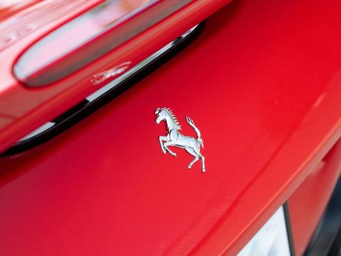 Used 2022 Ferrari F8 Tributo image 21