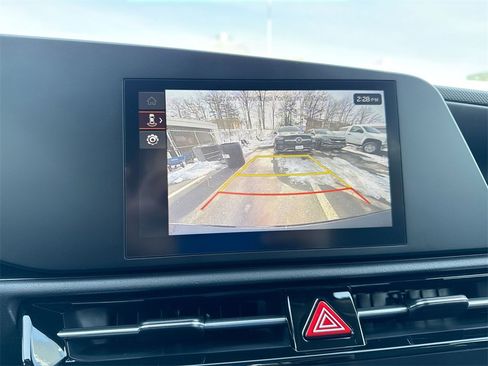 Used 2025 Kia Niro LX image 22