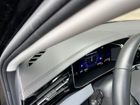 Used 2025 Volkswagen Jetta SE image 37