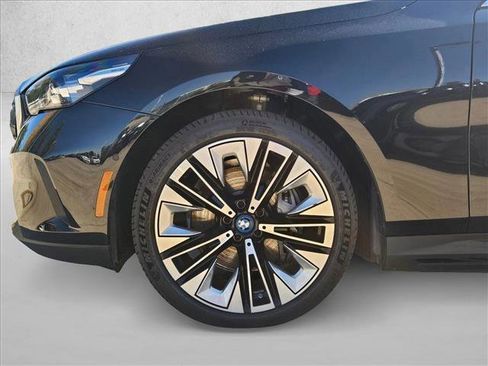 Certified 2025 BMW i5 eDrive40i w/ Premium Package image 9