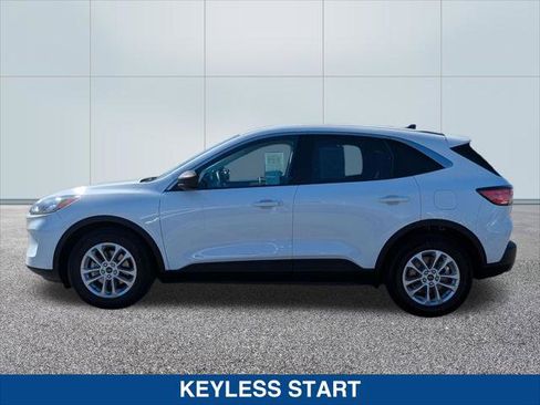 Certified 2022 Ford Escape SE image 2