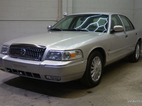 Used 2009 Mercury Grand Marquis LS image 2