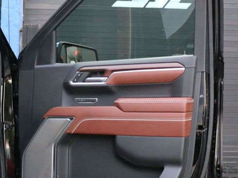 Used 2024 GMC Sierra 1500 Denali Ultimate image 25