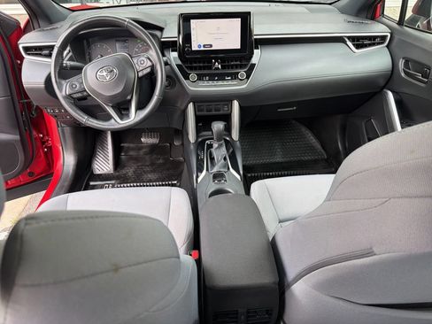 Used 2024 Toyota Corolla Cross AWD Hybrid w/ Moonroof Package image 15