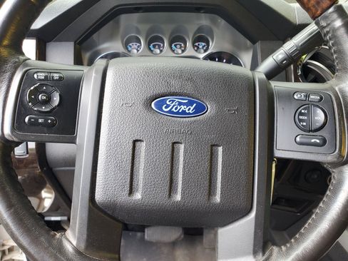 Used 2016 Ford F250 Platinum w/ FX4 Off-Road Package AWD/4WD image 29