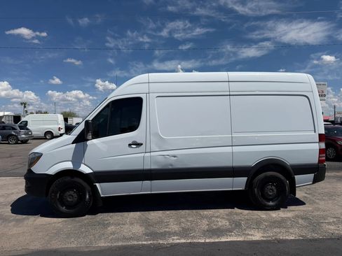 Used 2017 Mercedes-Benz Sprinter 2500 image 4