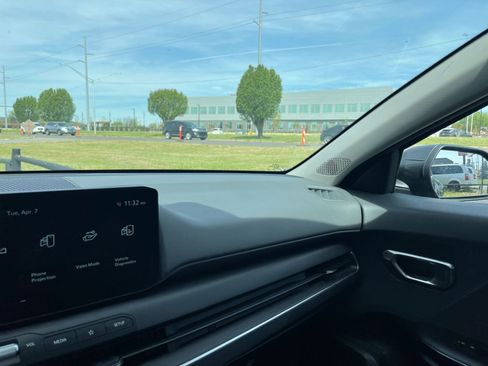 Used 2025 Kia K4 LXS image 34