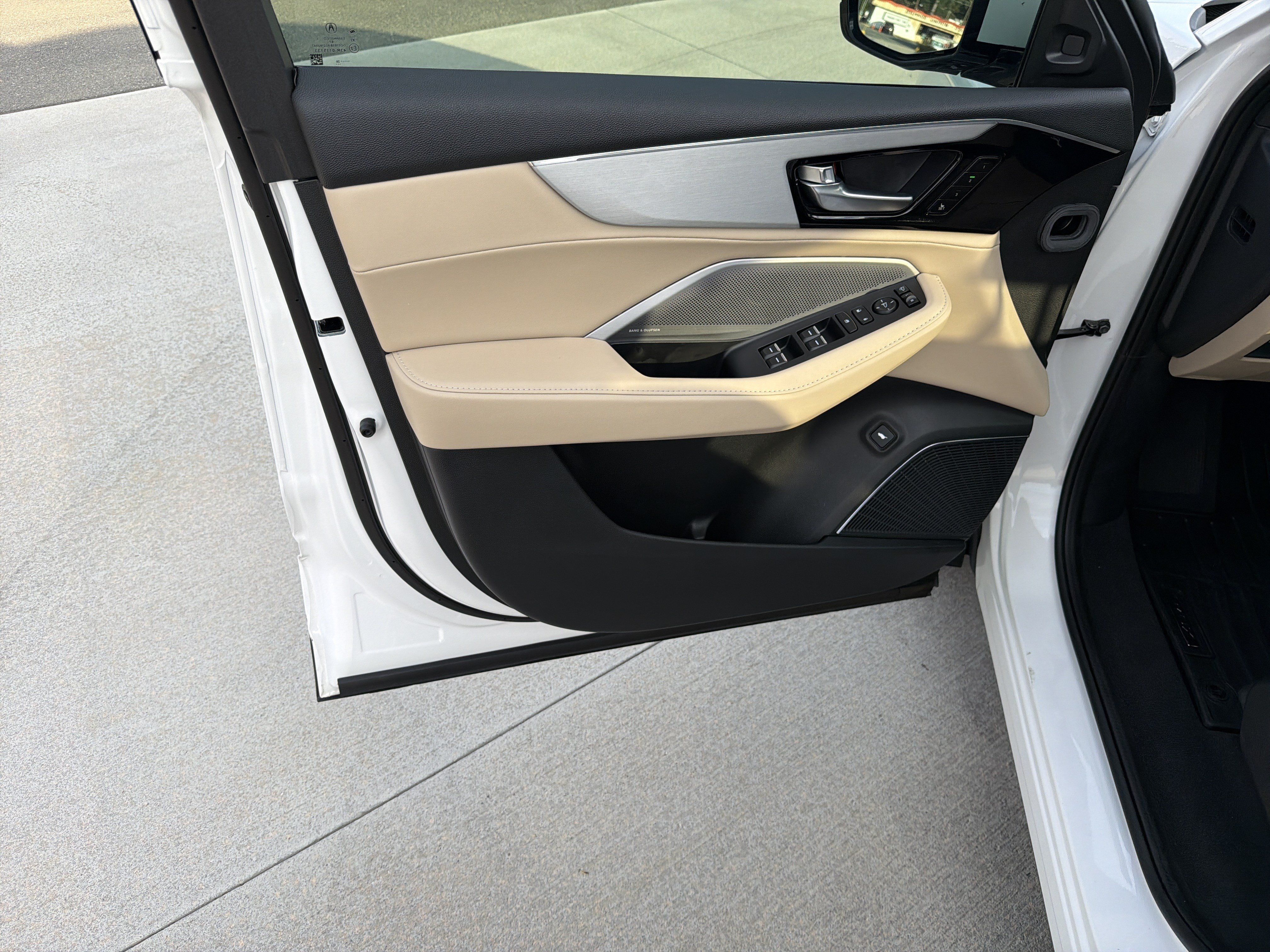 Certified 2026 Acura MDX w/ Technology Package FWD image 14
