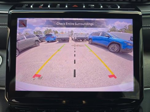 Used 2025 Jeep Grand Cherokee Limited w/ Black Appearance Package image 17