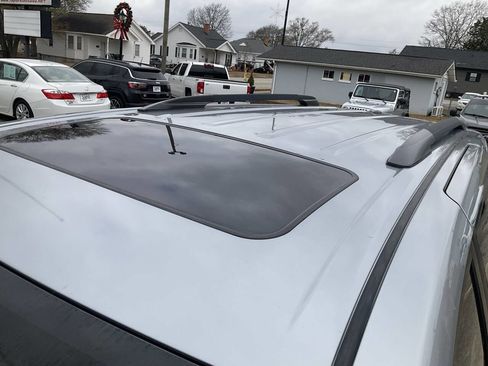 Used 2017 Toyota Sienna image 9