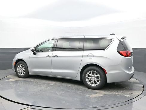 New 2026 Chrysler Voyager LX image 3
