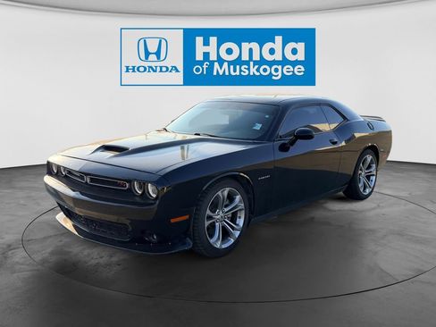 Used 2022 Dodge Challenger R/T RWD image 1
