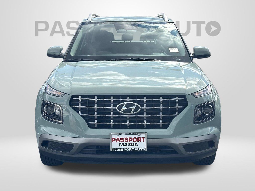 Used 2025 Hyundai Venue SEL FWD image 7