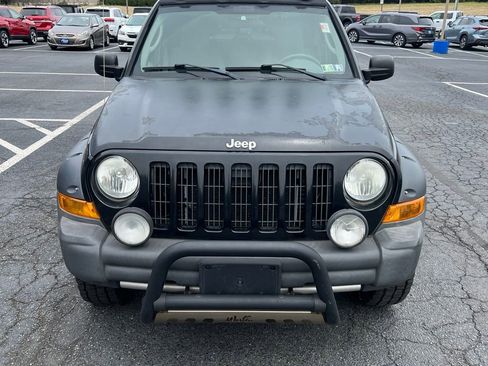Used 2005 Jeep Liberty Renegade AWD/4WD image 5