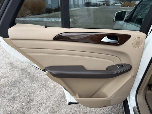 Used 2015 Mercedes-Benz ML 350 ML 350 4MATIC Sport Utility 4D image 14