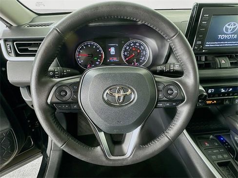 Used 2020 Toyota RAV4 XLE image 21