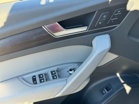 Used 2020 Audi Q5 2.0T Premium w/ Convenience Package image 22